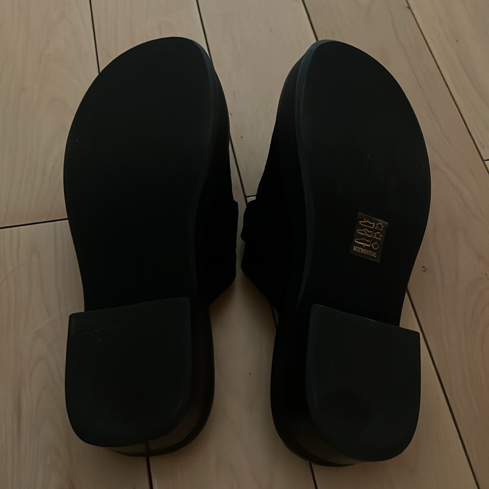 By far Clogs - Picture 4 of 4